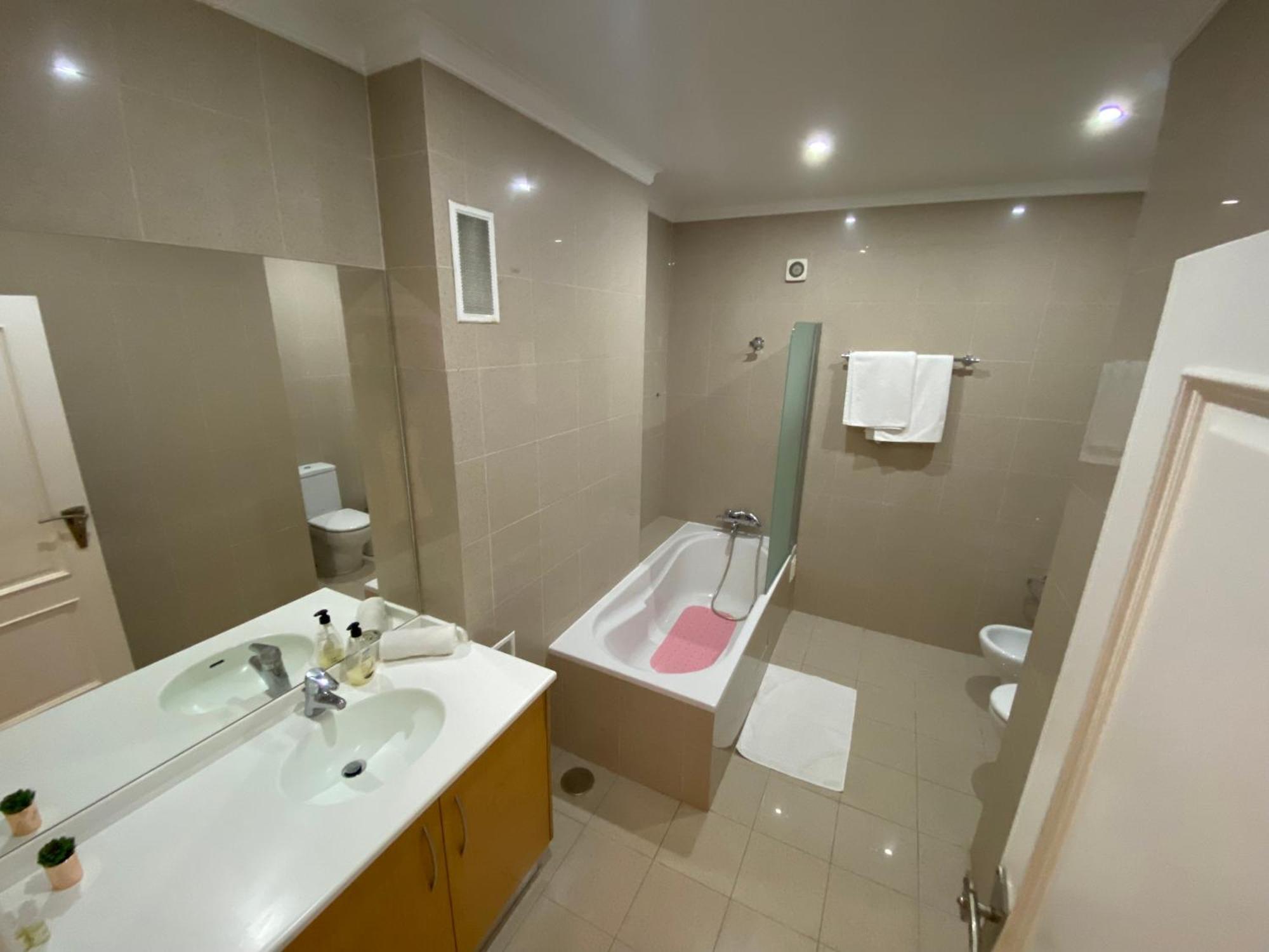 B&B With Heated Pool São Martinho do Porto Buitenkant foto